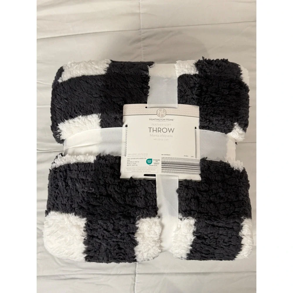 Huntington Home Throw 60x70 Black White‎ Checkered Plush Cozy NEW